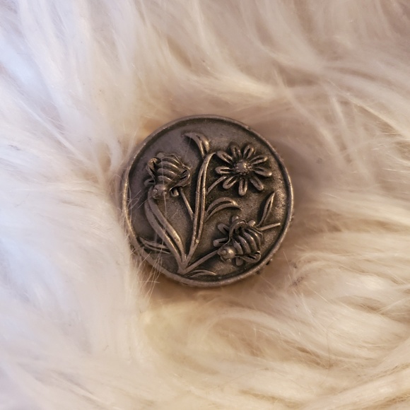 Cute Little Bees Earrings & Sunflower Jewelry Box - Picture 1 of 3